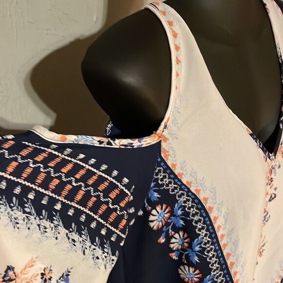 Medium Speechless Bohemian navy ivory cold shoulder v-neck lined shirt top tunic - Picture 5 of 13